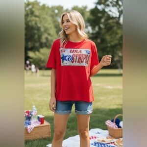 FANTASTIC FAWN Red USA Stars & Stripes Women's oversized Top S M L